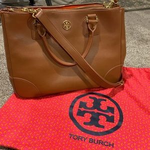 MOVING SALE ⏰ Tory Burch Robinson Double Zip Tote